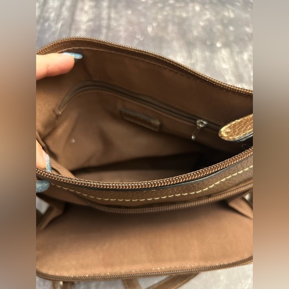 Jaclyn Smith Pebbled Brown Handbag - Picture 5 of 6